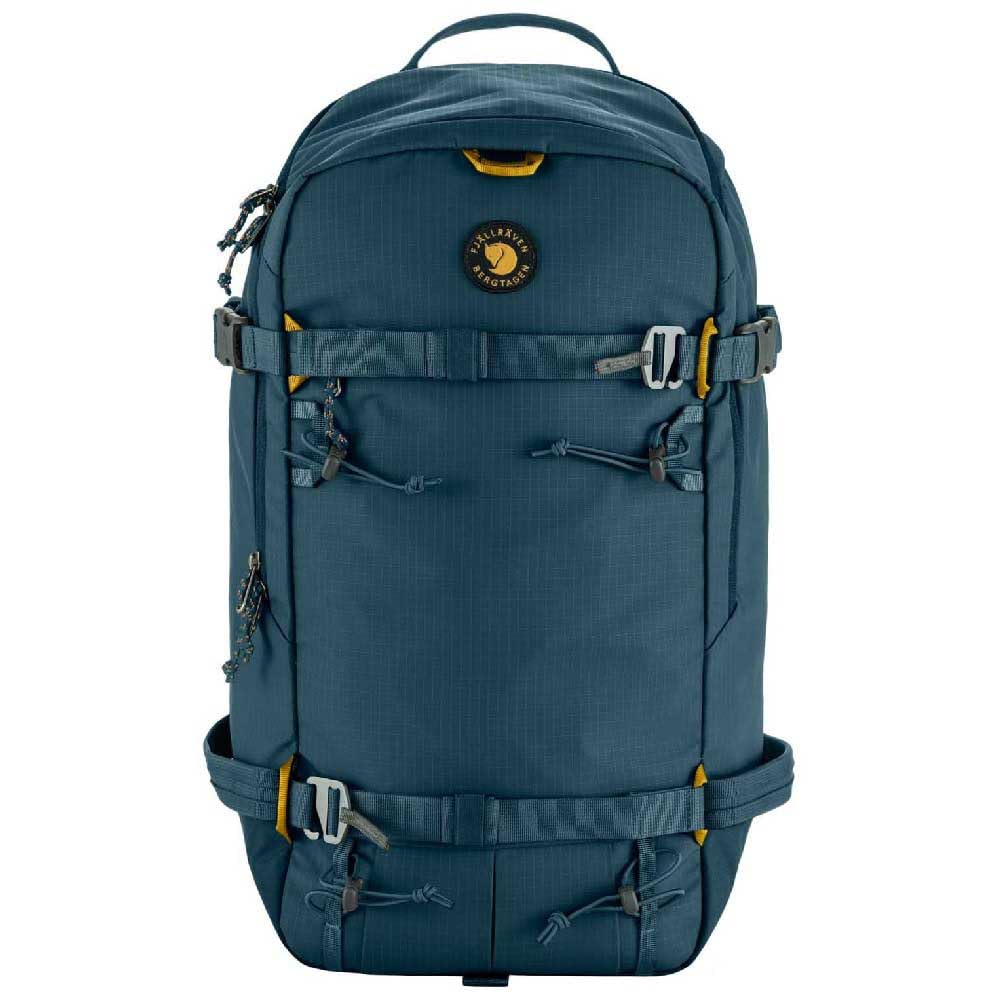 Fjällräven Bergtagen 30L side pocket detail for quick essentials on trails