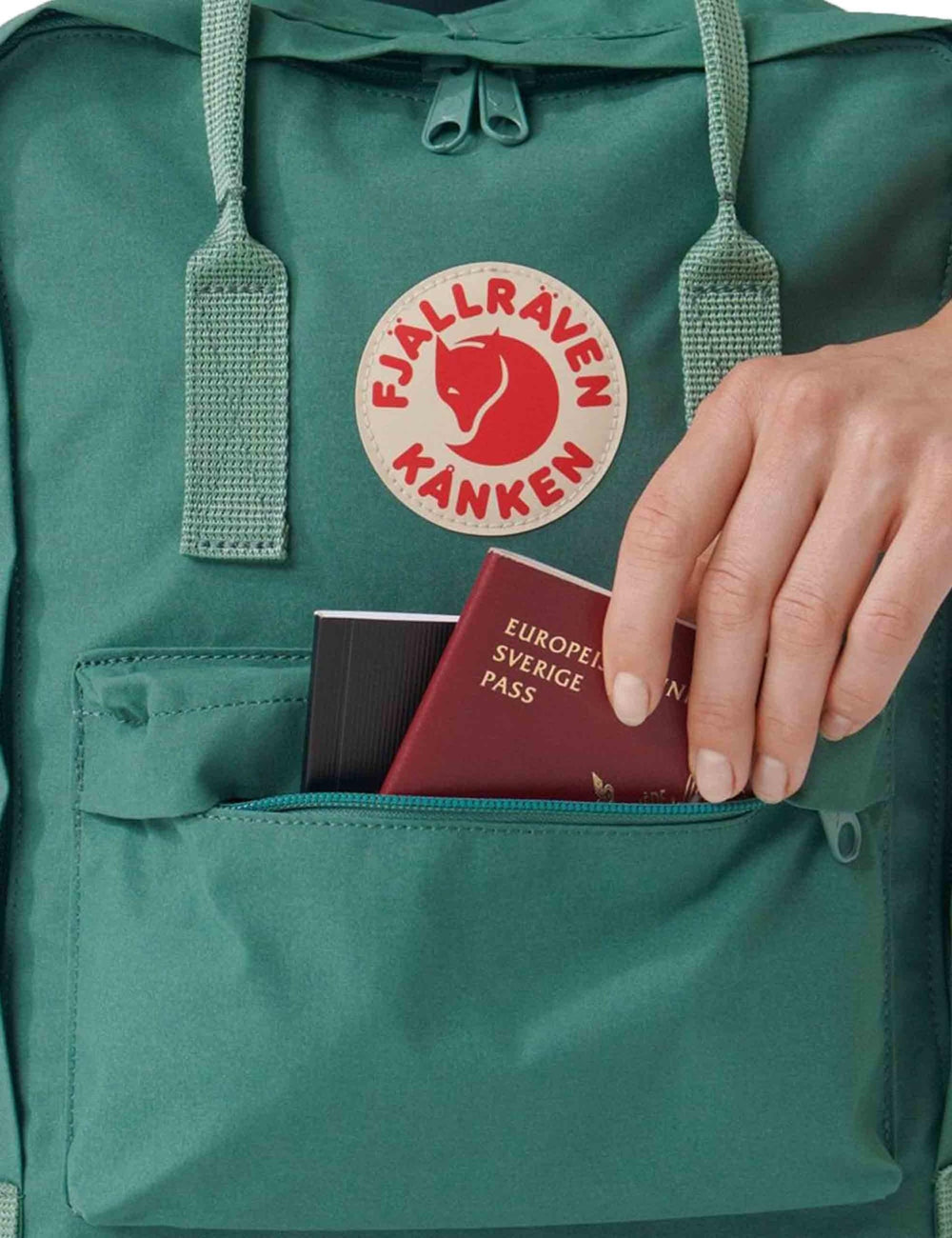 Fjällräven Kånken Sports internal foam pillow pocket keeping you comfortable on breaks