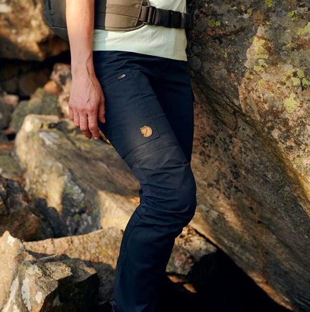 Fjällräven Nikka Trousers Curved W Bordeaux Red 34, back view emphasizing mobility.