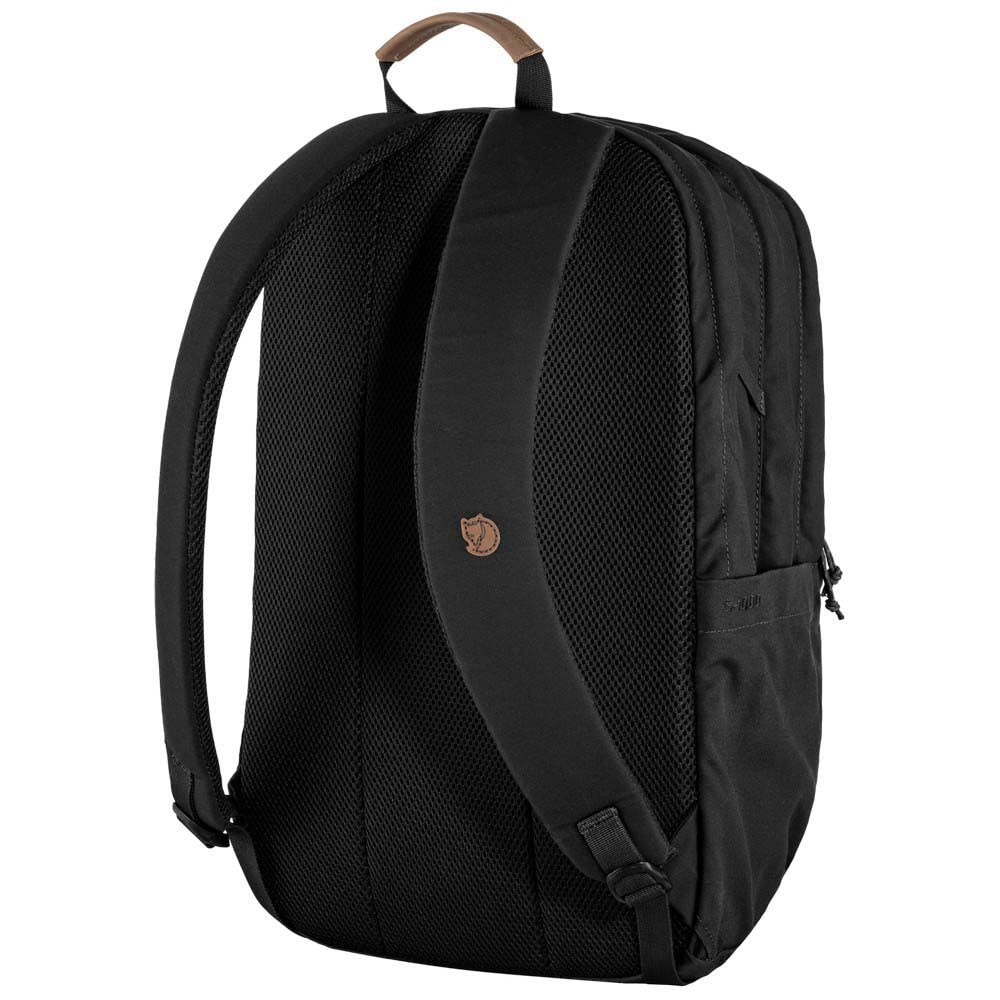 Fjällräven Raven 28 side pocket view highlighting side storage for quick access.