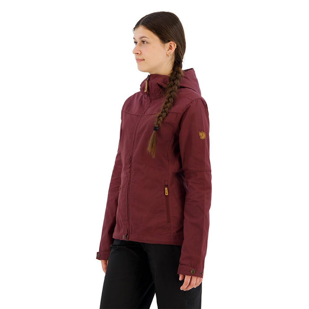 Fjällräven Stina Jacket Port hem adjustment demonstrating customizable length