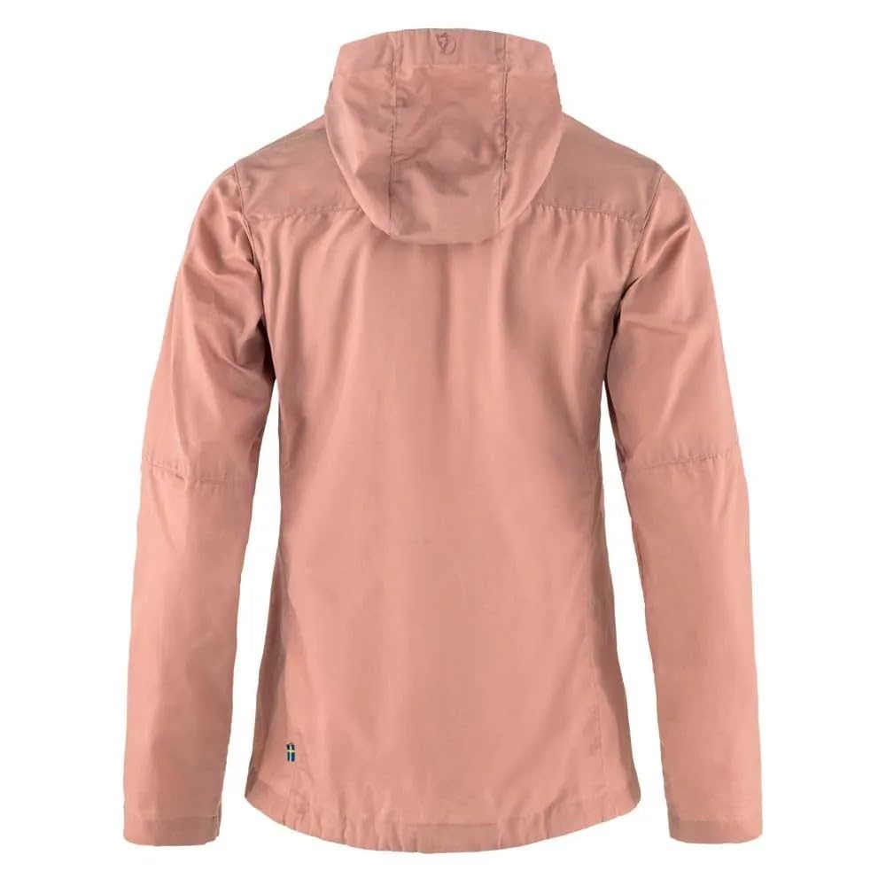 Stina Jacket pre-shaped sleeves boost mobility during everyday activities.