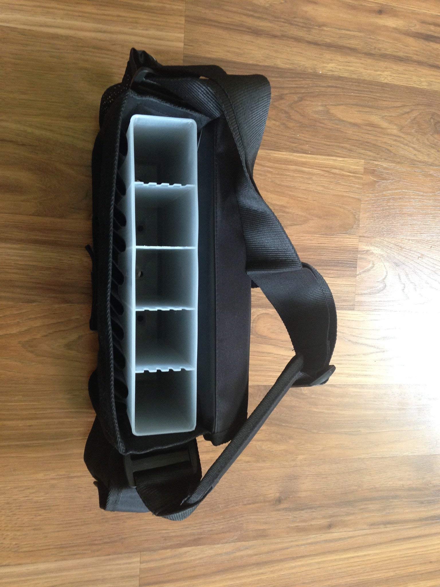 FJN K-Musculo Supreme bag drain holes help water drain after rinsing.