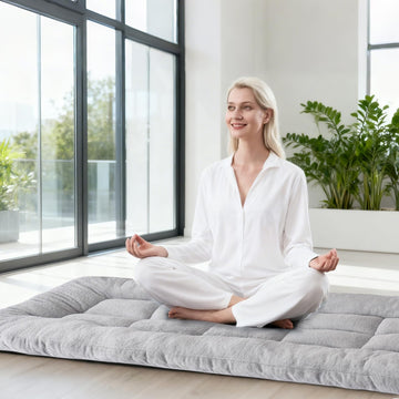 Flantree Durable Cover keeps clean; wipe-clean after outdoor trips.