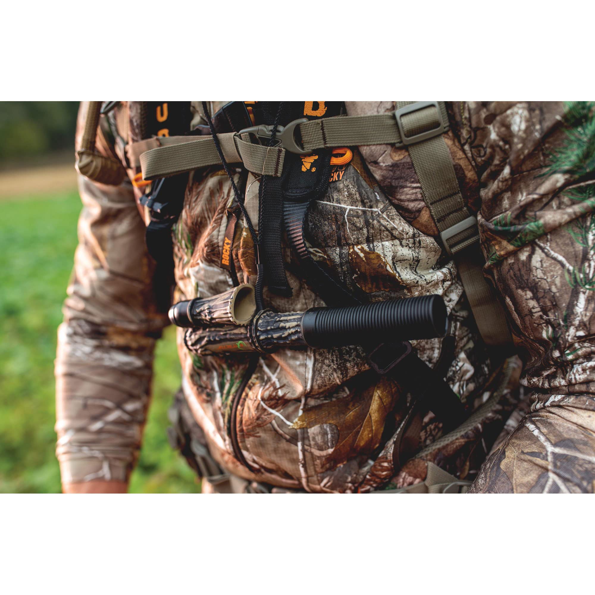 Flextone Headhunter's Extractor snort-wheeze chamber for dominant buck cue at distance