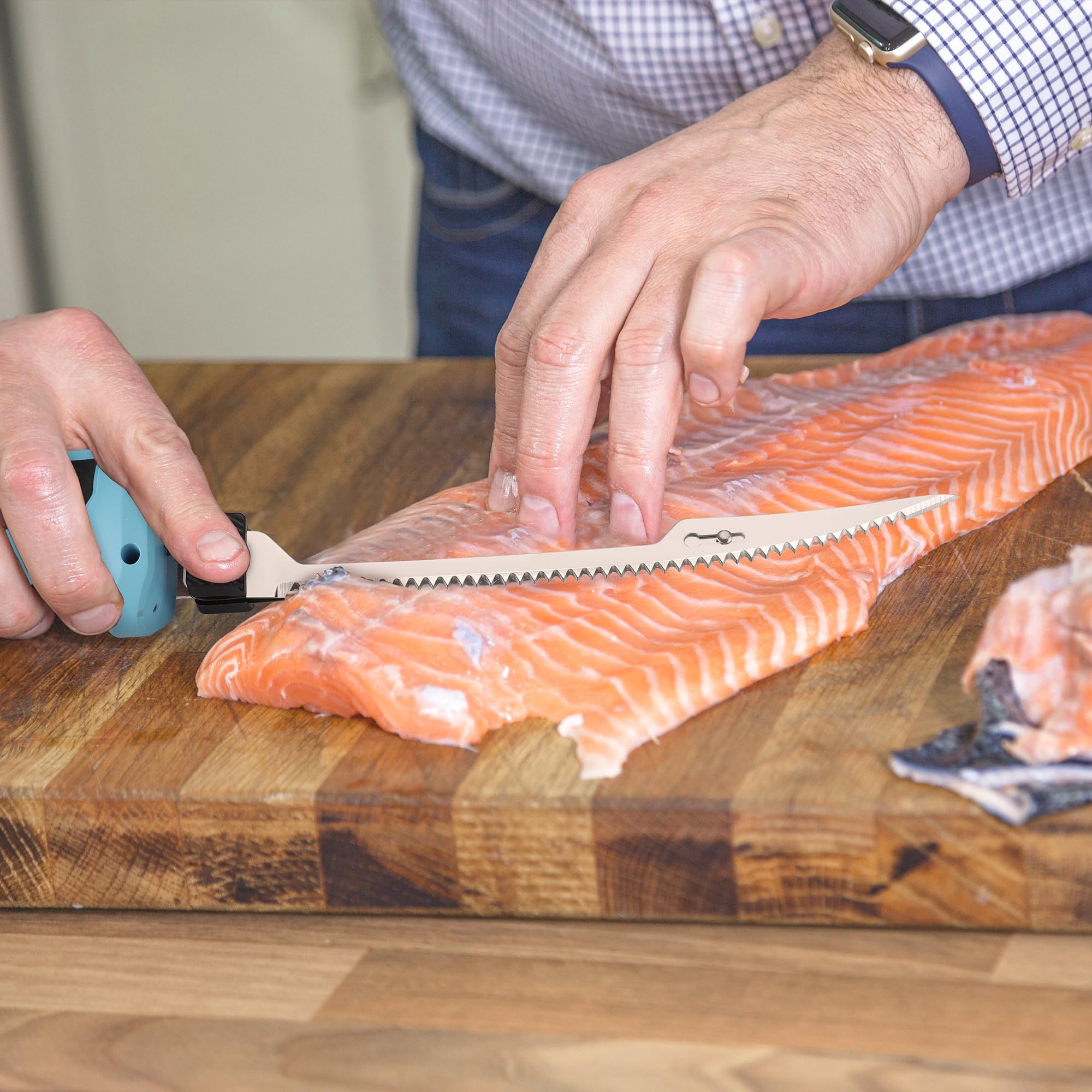 Salmon filleting with FLISSA 8-inch flexible blade