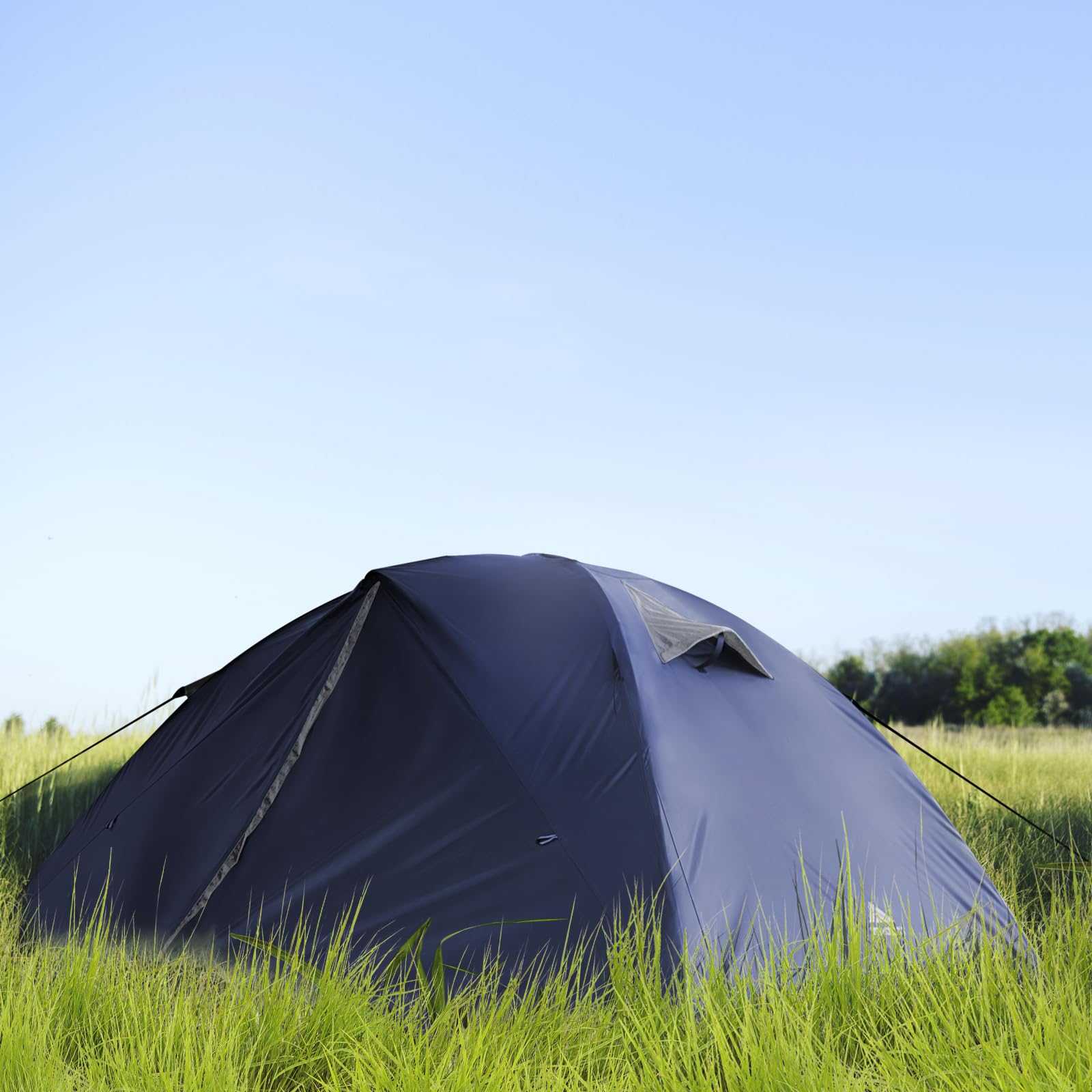 Forceatt tape-sealed seams optimize weatherproof performance during rain.