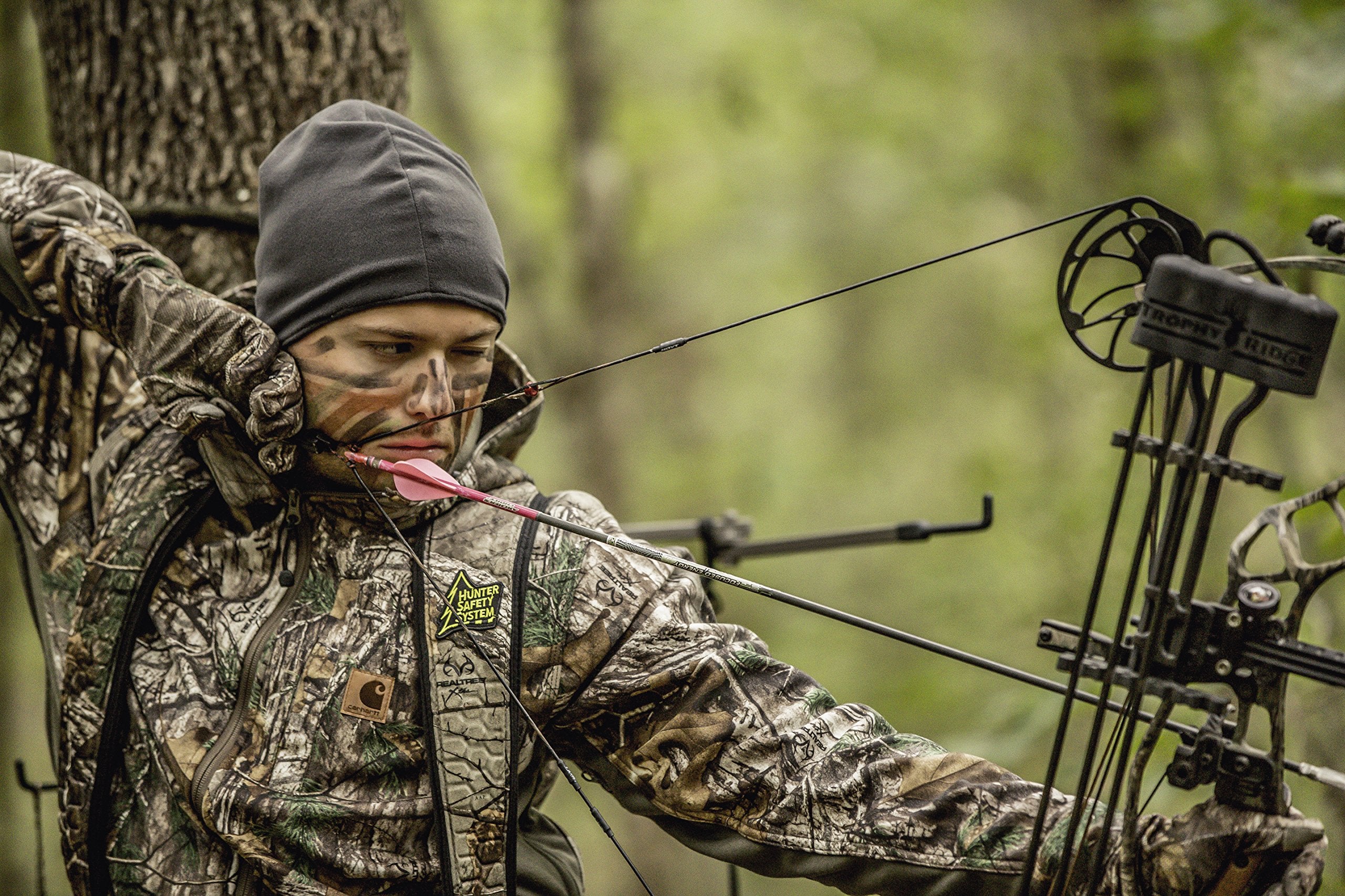 Product image showing the three-color camouflage makeup system for hunting