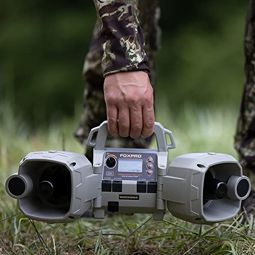 FOXPRO Shockwave duo horn speakers deliver wide sound coverage for distant calls.