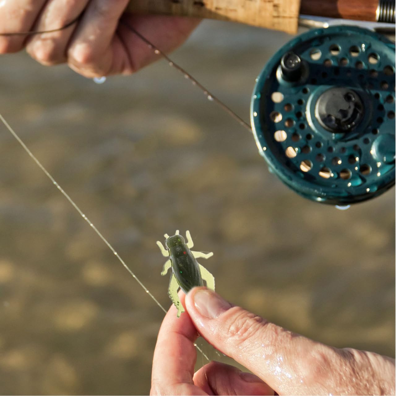 FOYTOKI cricket soft lure works in freshwater and saltwater environments