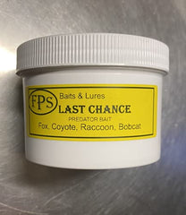 FPS predator bait 16 oz attracts multiple predators with essential oils and musk.
