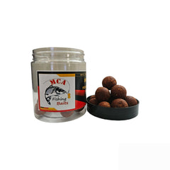 Frankfurter Spicy boilies 16-20mm red arranged for display