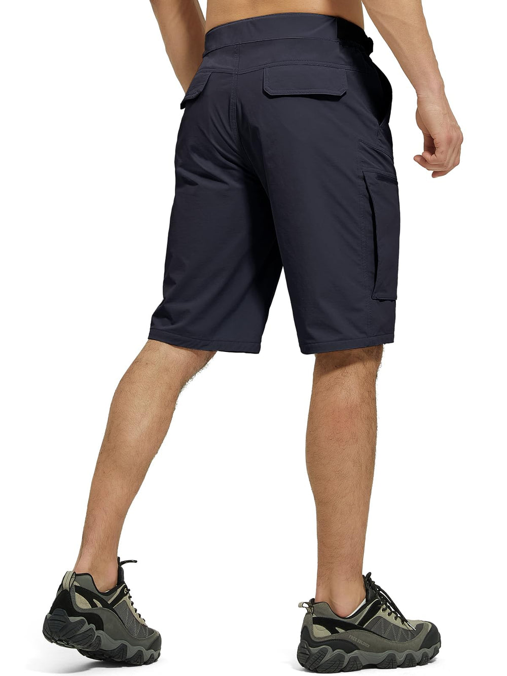 FREE SOLDIER cargo shorts with quick-dry fabric for day-long trail comfort.