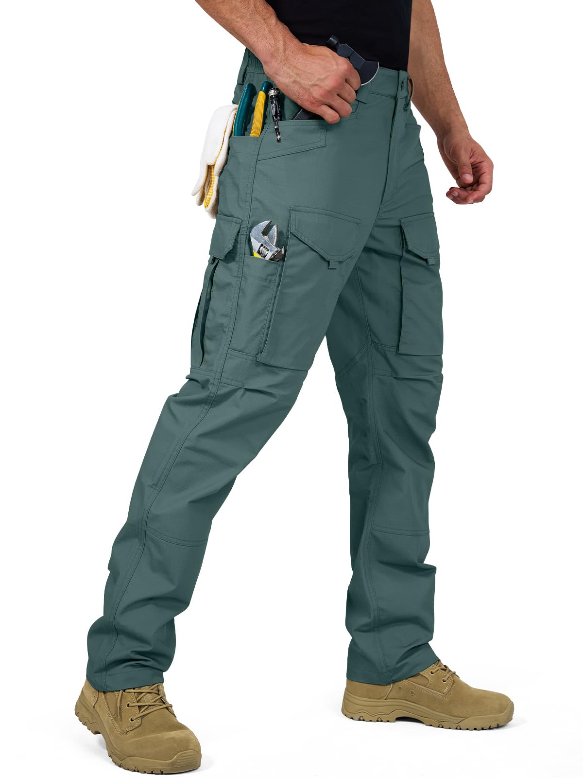 FREE SOLDIER reinforced knees cargo pants provide flexible movement during hikes