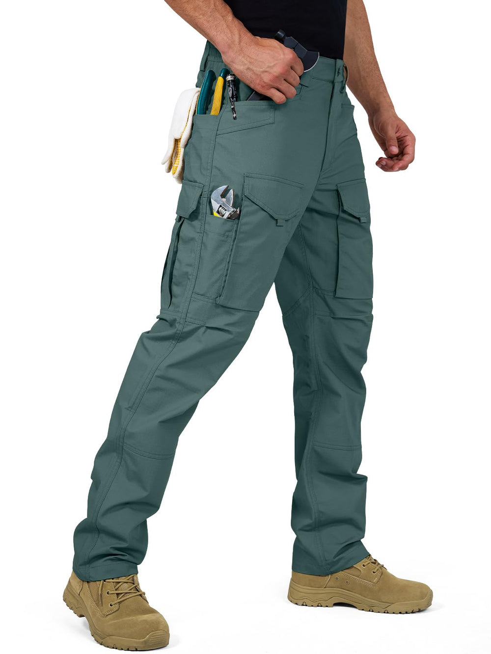 FREE SOLDIER reinforced knees cargo pants provide flexible movement during hikes