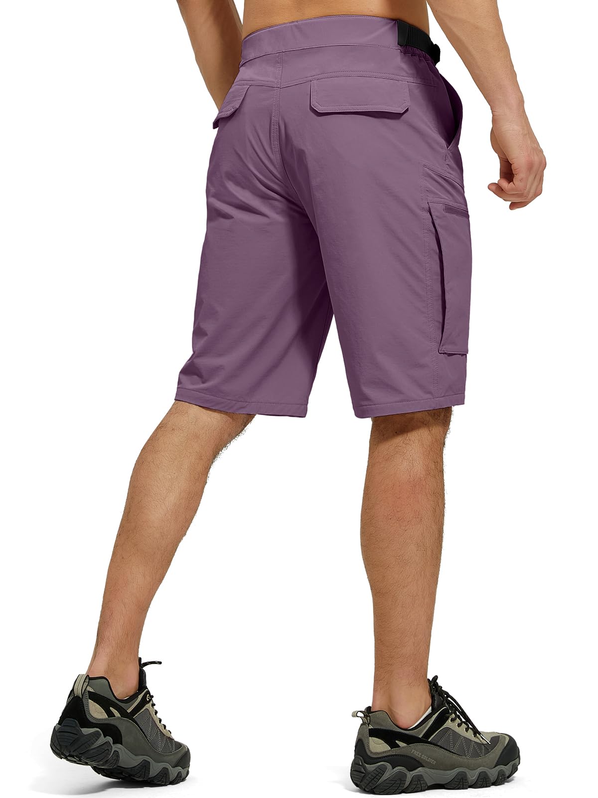 FREE SOLDIER cargo shorts with pockets accessible for tools and gear on hikes.
