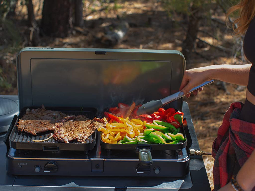 Front Runner 2 Cook 3 Pro Deluxe carry bag simplifies transport.