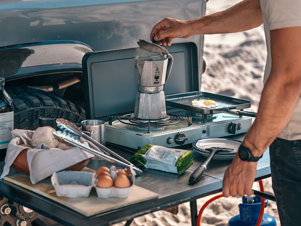 Front Runner 2 Cook 3 Pro Deluxe pot stands for simmering sides.
