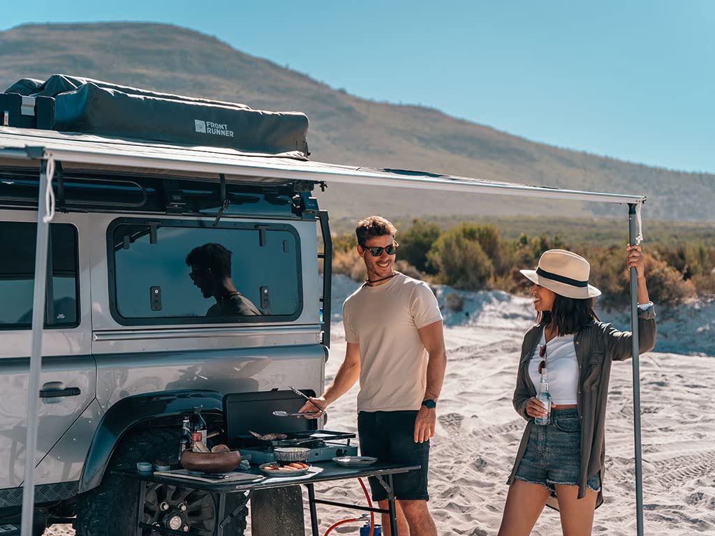 Front Runner 2 Cook 3 Pro Deluxe windshields stabilize flames in breezy conditions.