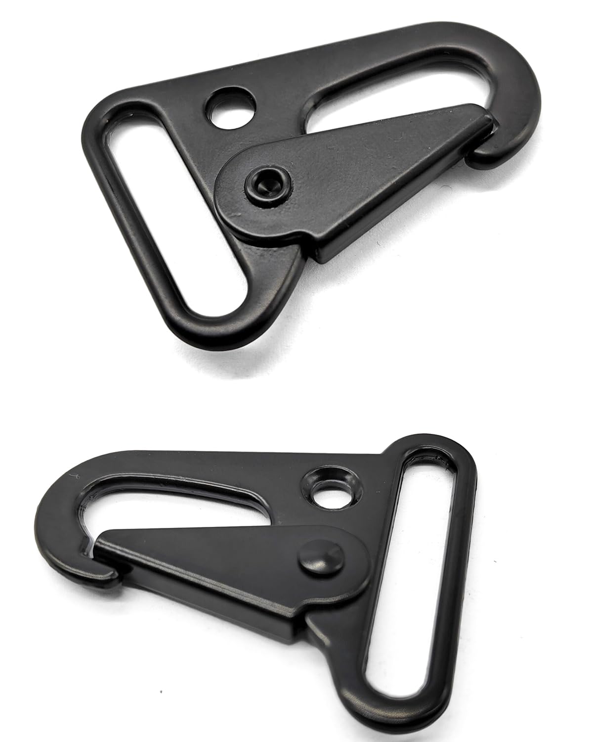 Fujiyuan flashlight clip secures gear on hikes.