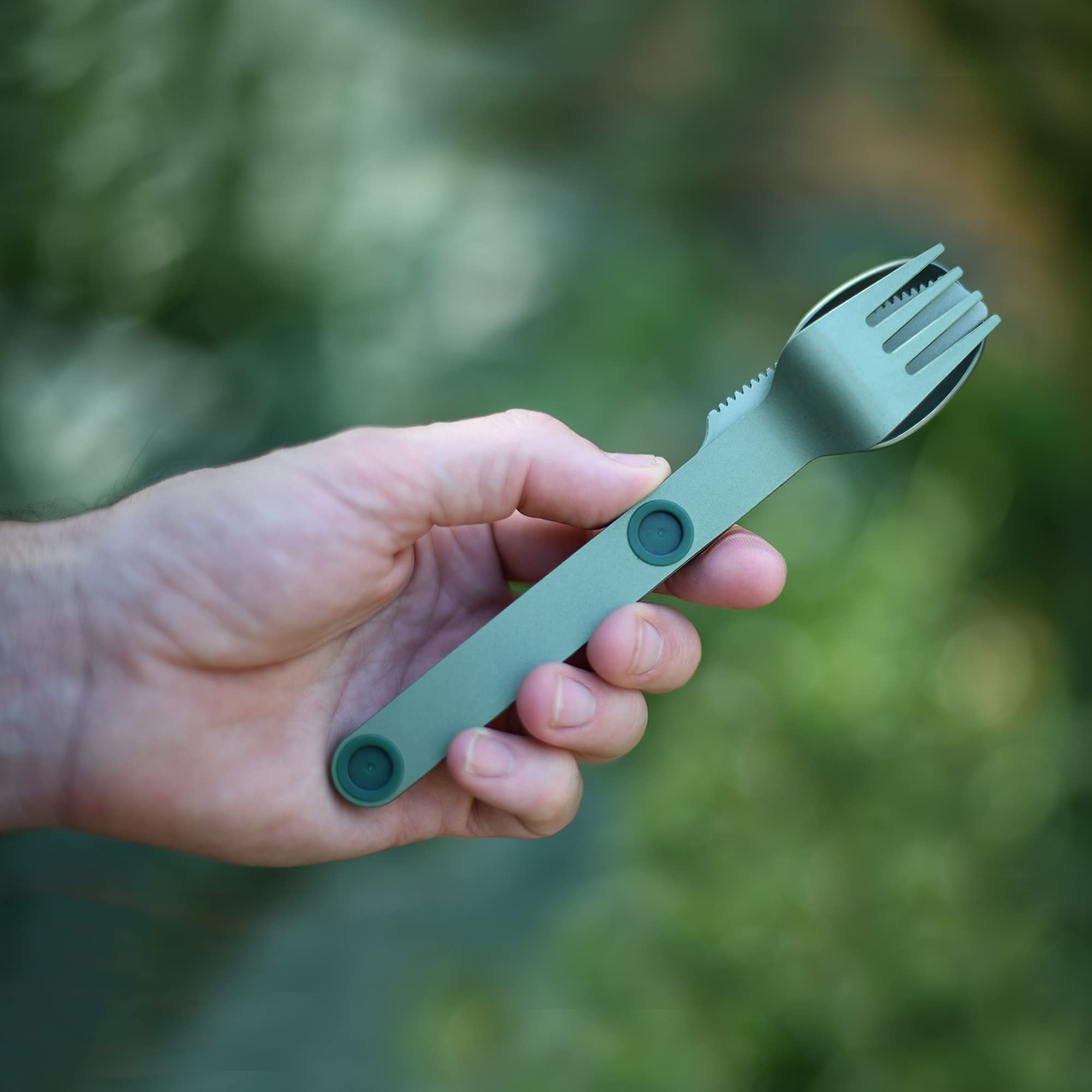 Fork with magnetized stack shown for easy packing