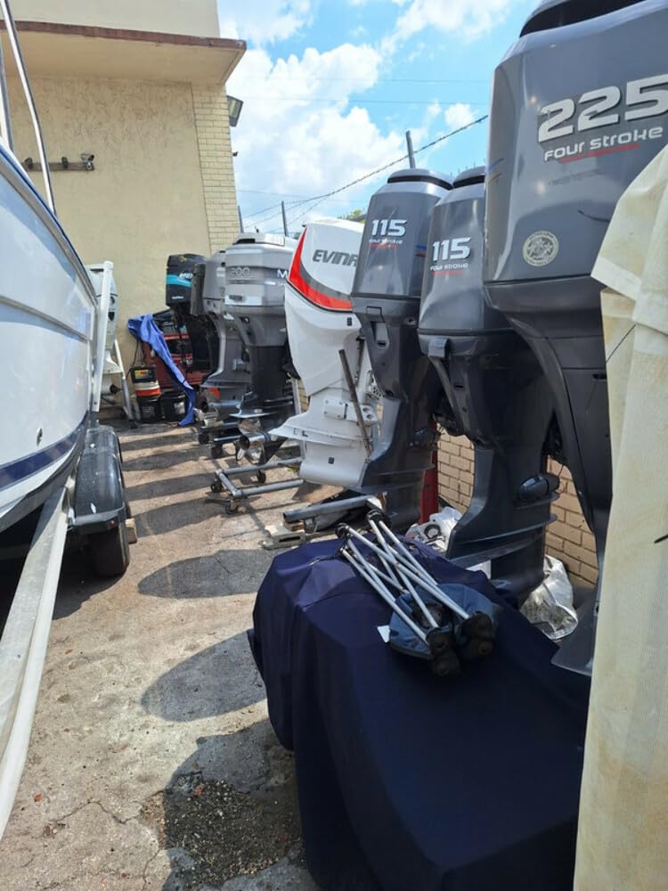 Furuno 200WX durable housing designed for harsh marine environments.