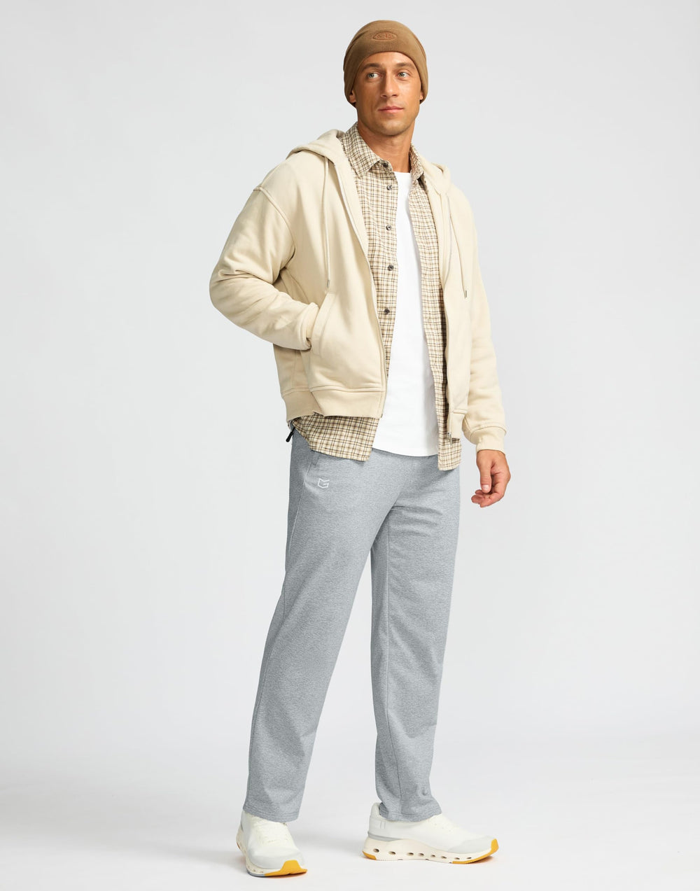 G Gradual water-resistant fabric texture highlighting rain protection.