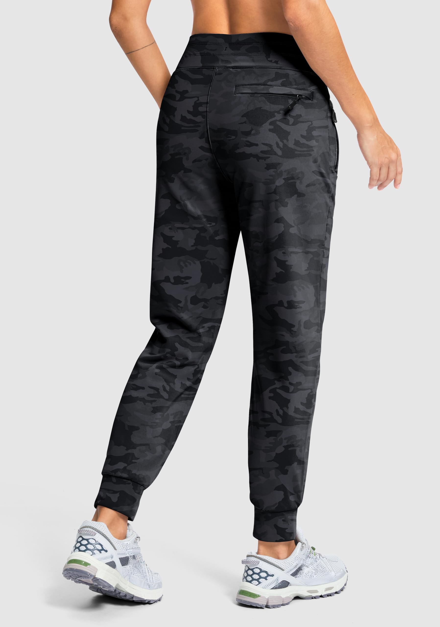 G Gradual fleece-lined joggers back pocket stores phone on outdoor hikes