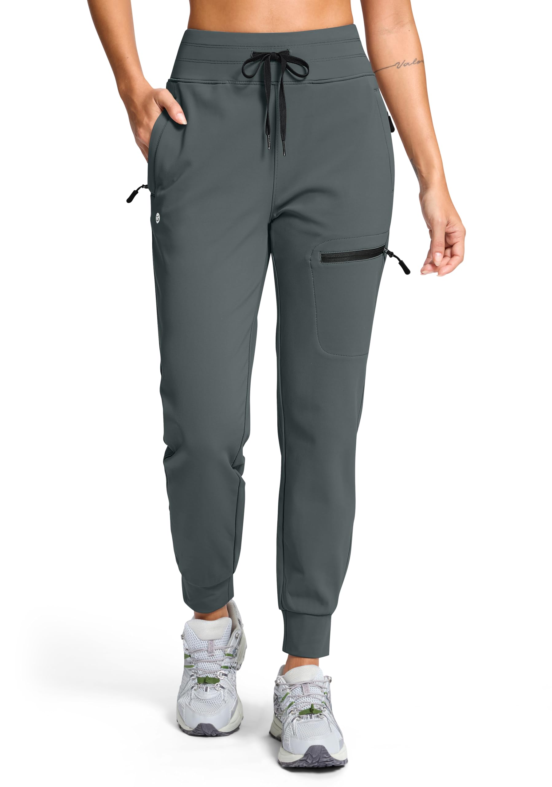 G Gradual fleece-lined joggers front view highlights warmth and mobility for winter hikes