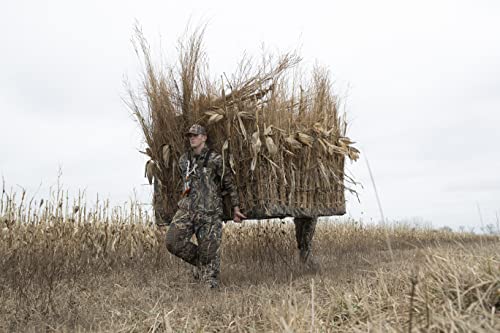 G-shaped frame exterior of waterfowl blind