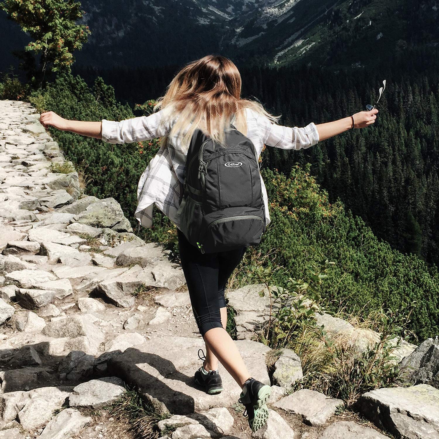 G4Free breathable S-type shoulder straps reduce shoulder strain on long hikes