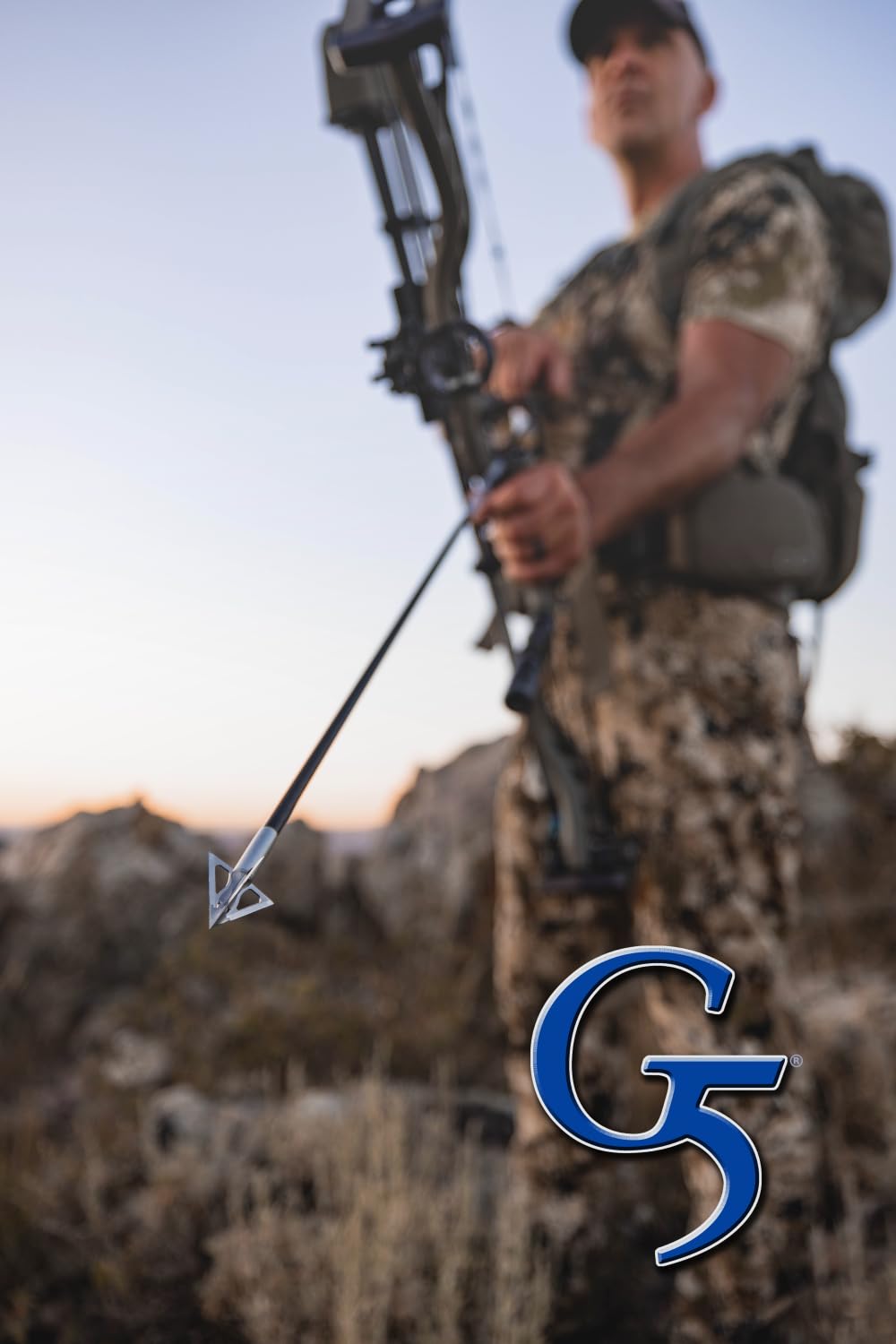 G5 Striker V2 ultra-sharp Lutz blades with secure blade retention system.