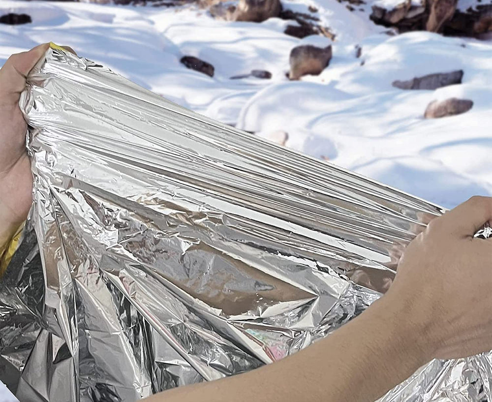 GALAXYLENSE blanket used as ground cover on damp ground