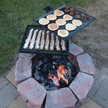 GameMaker adjustable height feature lets you position food precisely over the flames.