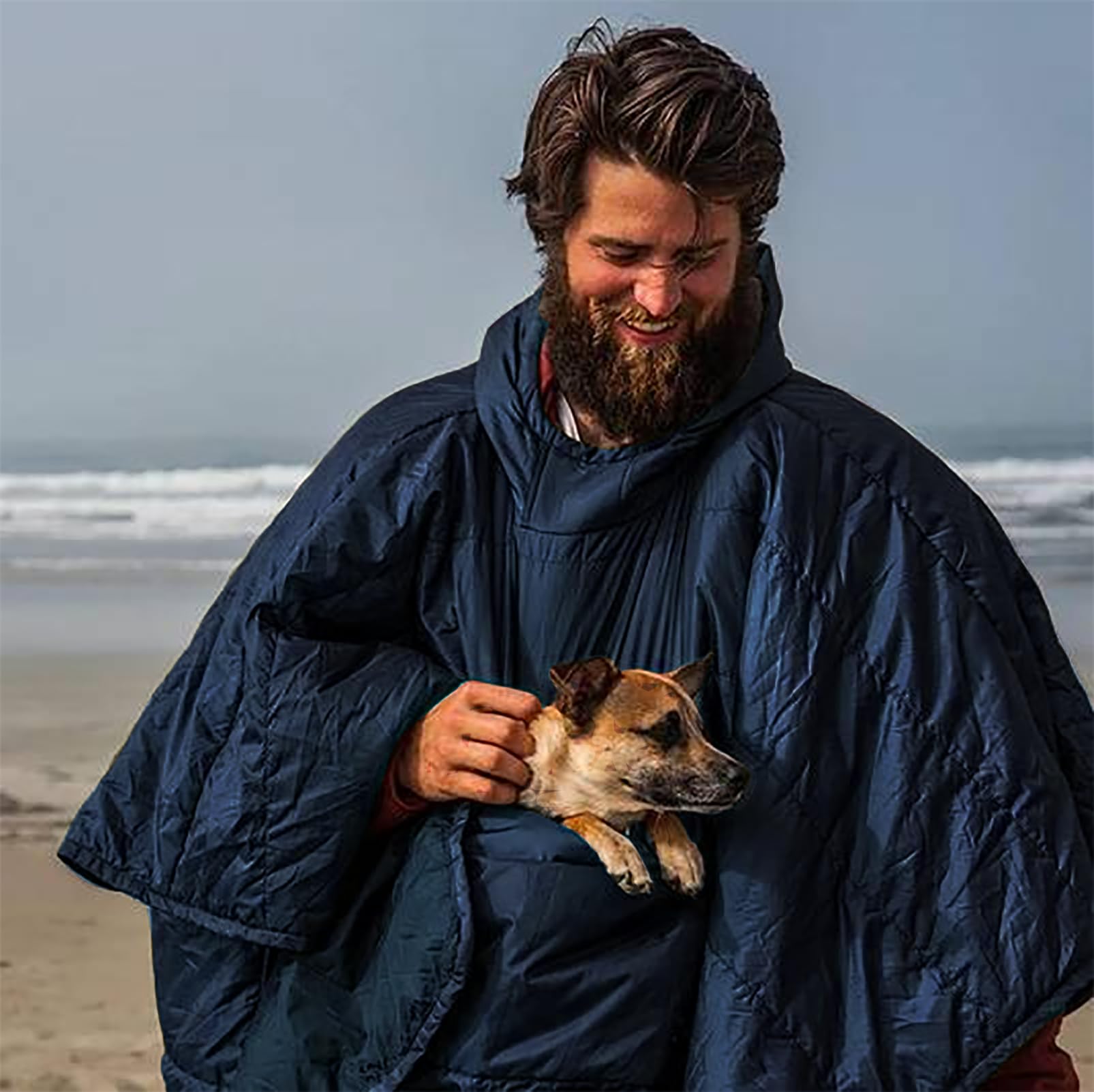 Gaorui large pocket design holds essentials during outdoor trips.