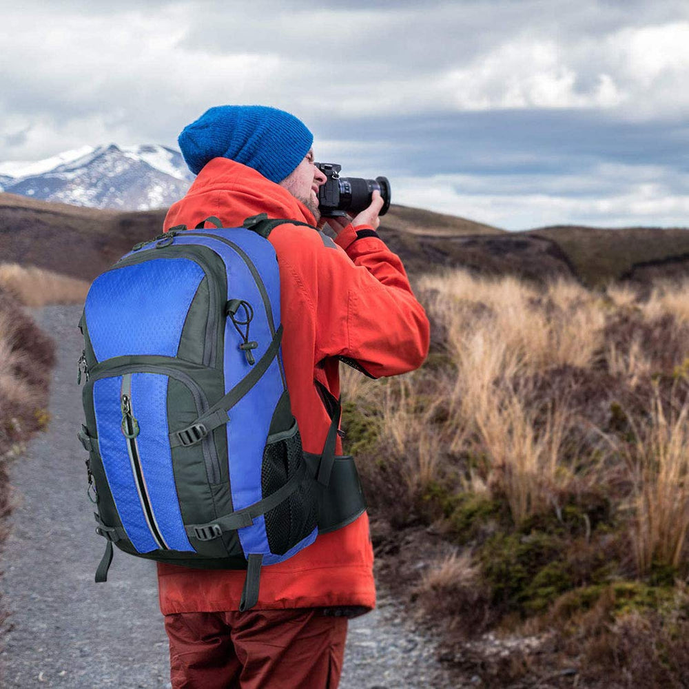 Garloben 40L backpack hip belt pocket in use for quick items