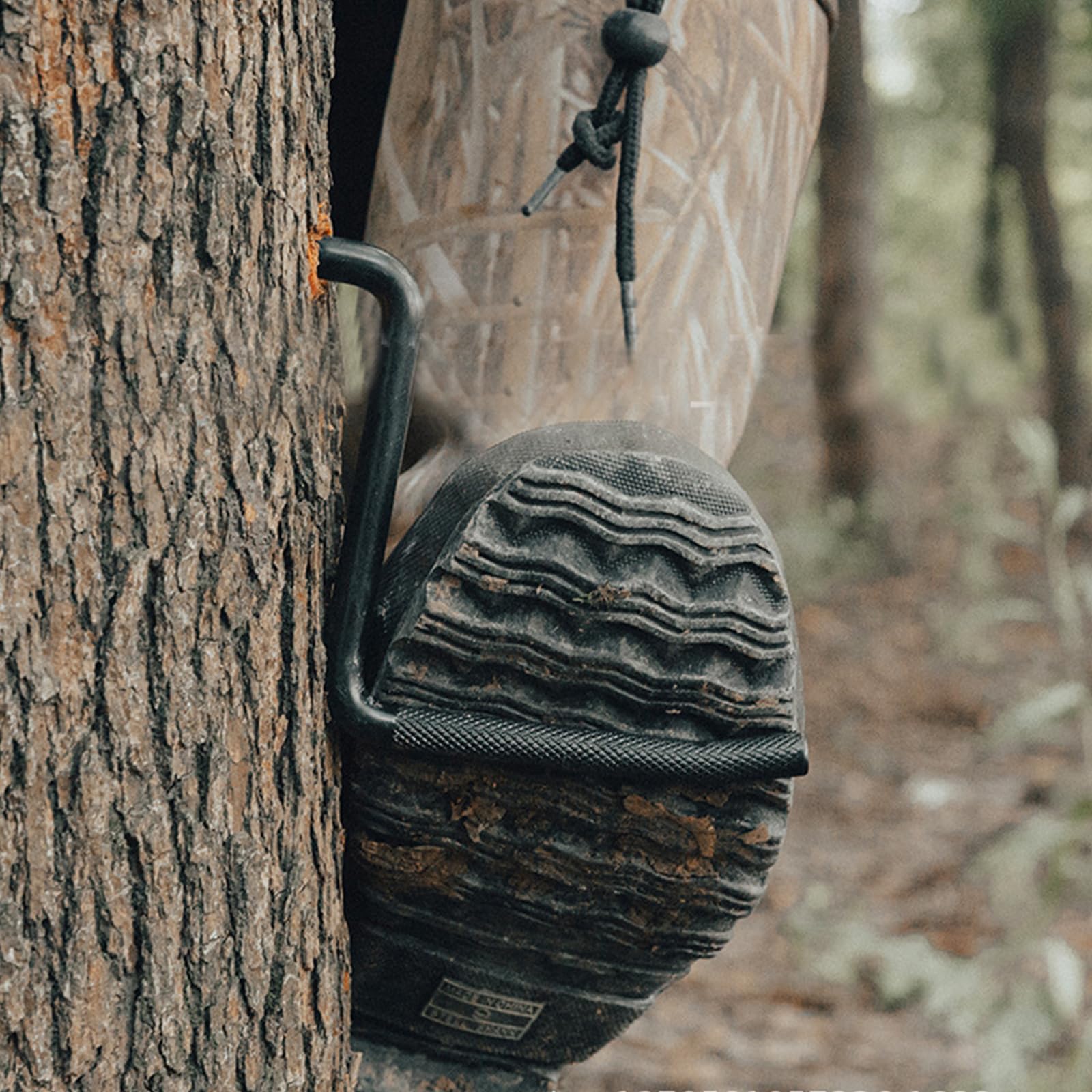 GBACHOOSE compact length view demonstrates portable design for on-the-go hunting setups