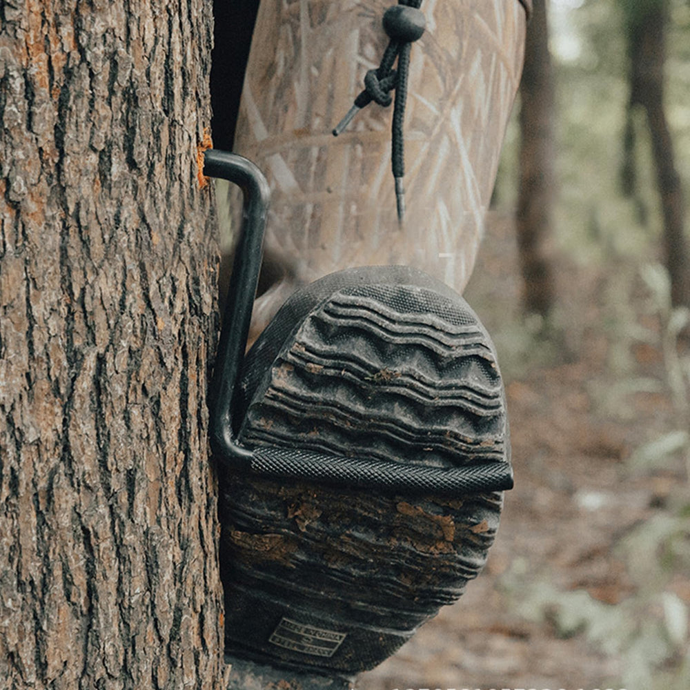 GBACHOOSE knurled non-slip surface enhances grip on trunks.