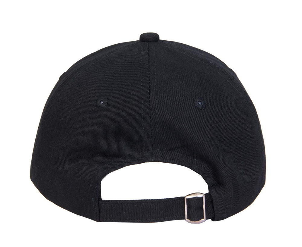 Models wearing GEANBAYE mom dad hat outdoors
