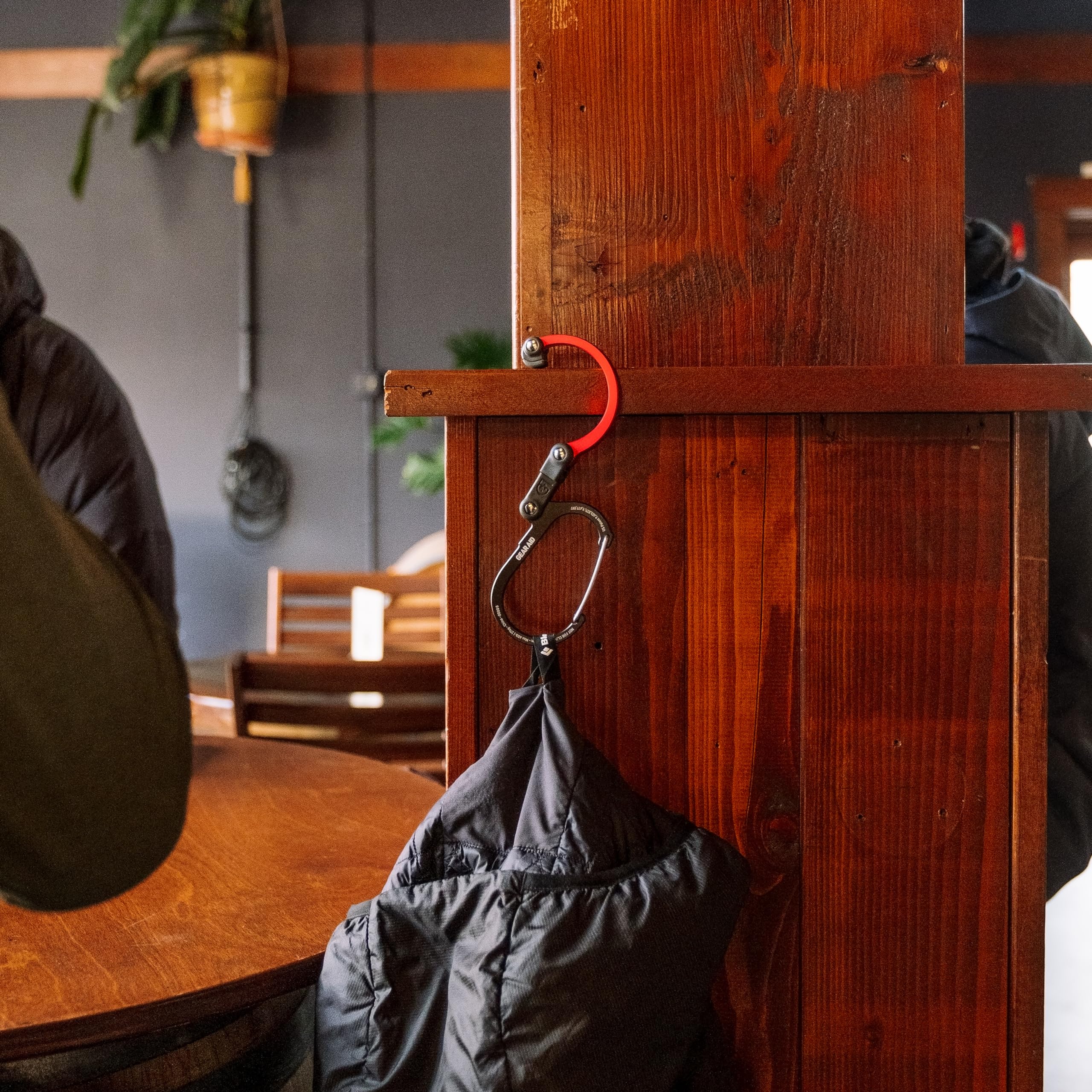 GEAR AID HeroClip Medium is ideal for travel and hiking