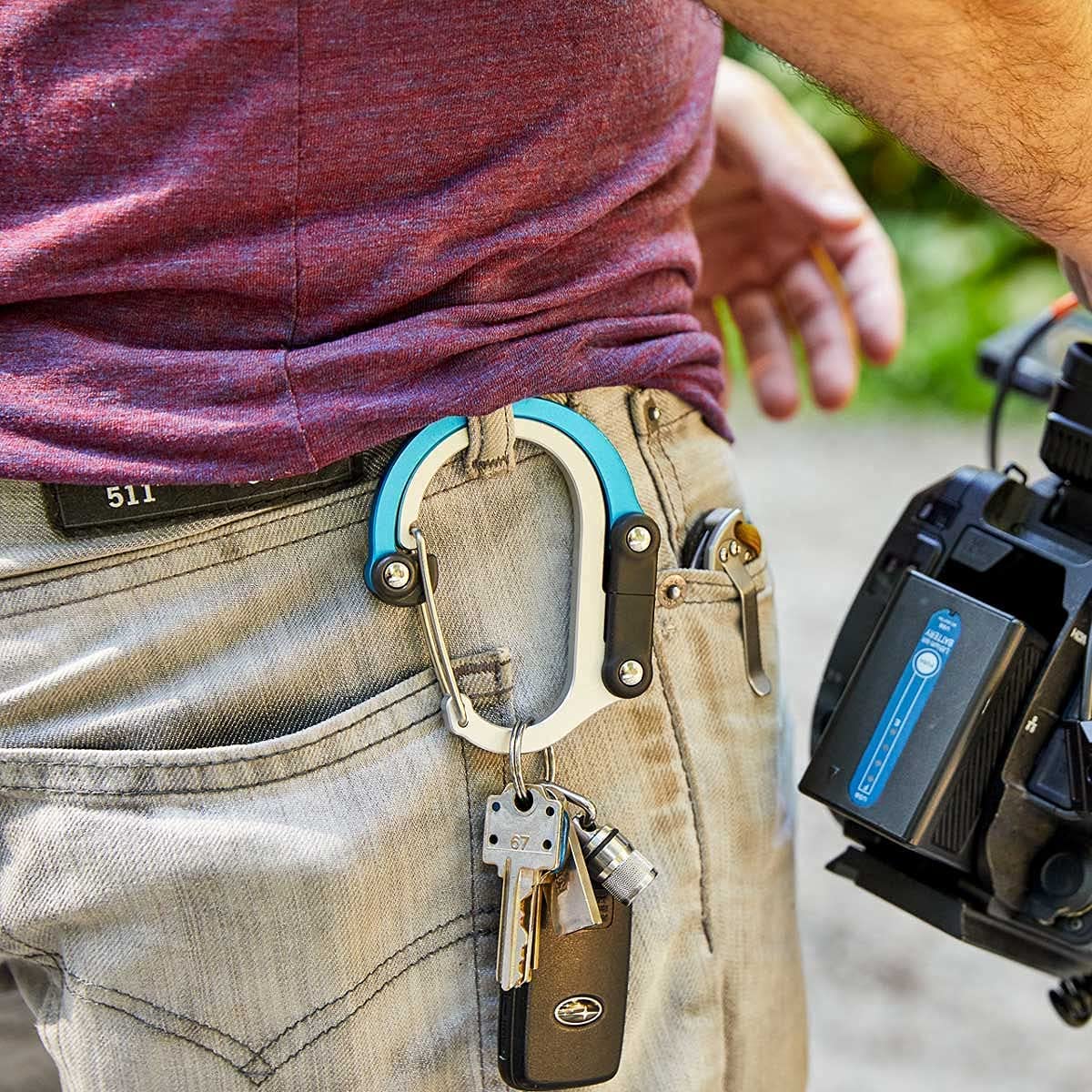 GEAR AID HeroClip Medium travel-use clip supports totes and cords.