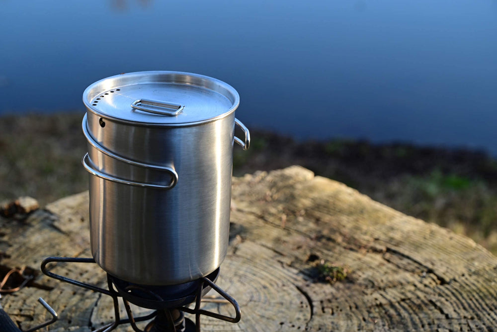 Gearland folding handles on the camping cup for comfortable use