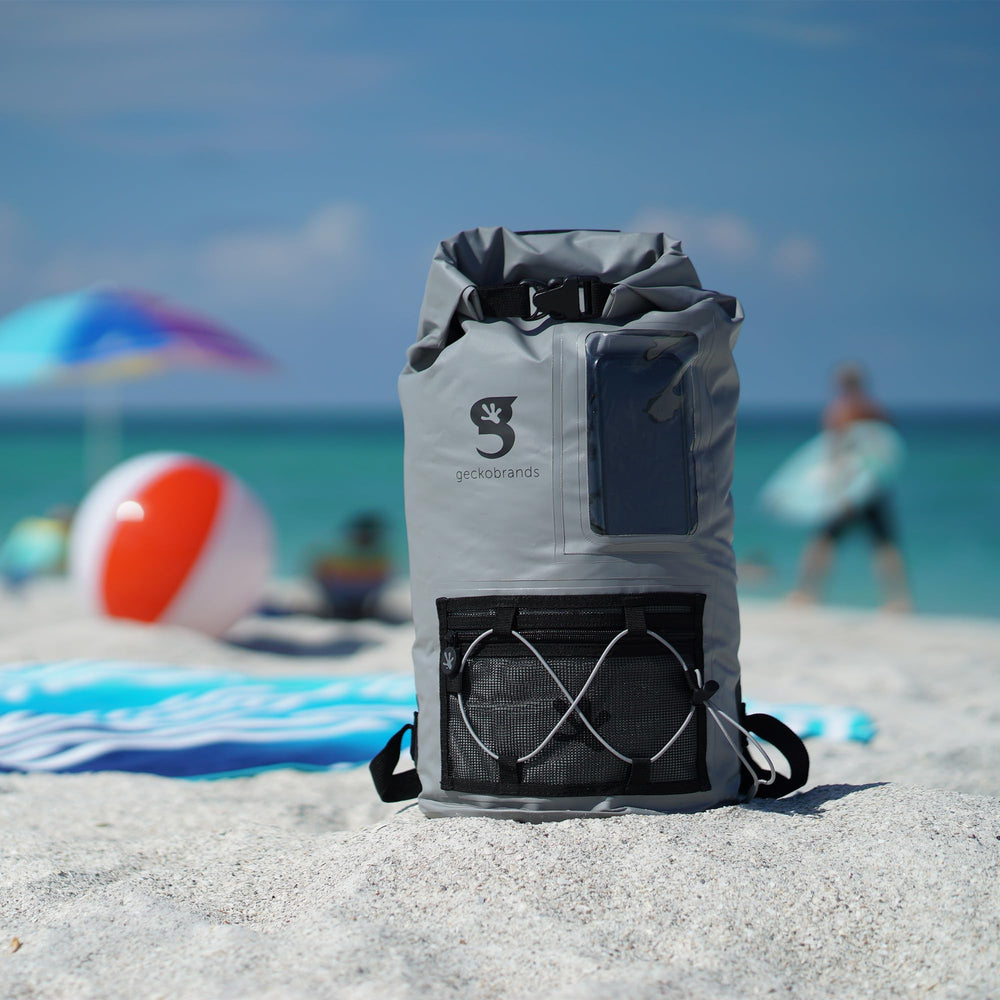 Geckobrands Hydroner 20L tested for water resistance on the exterior material.
