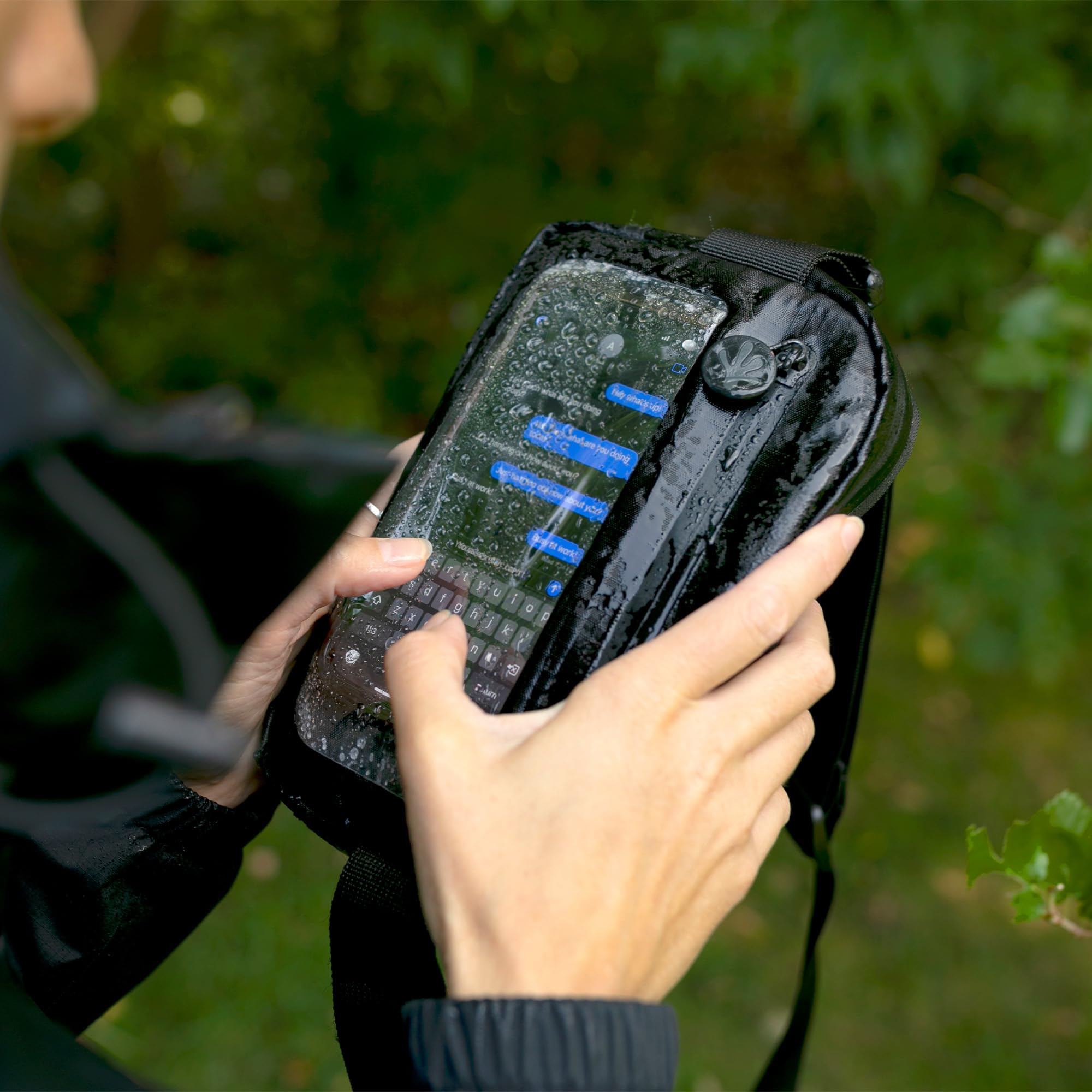 Geckobrands belt bag hidden back pocket secures valuables while remaining discreet.