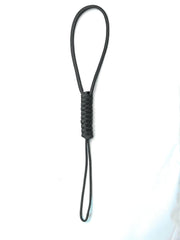 Generic cobra weave pattern lanyard adds control and rapid knife access