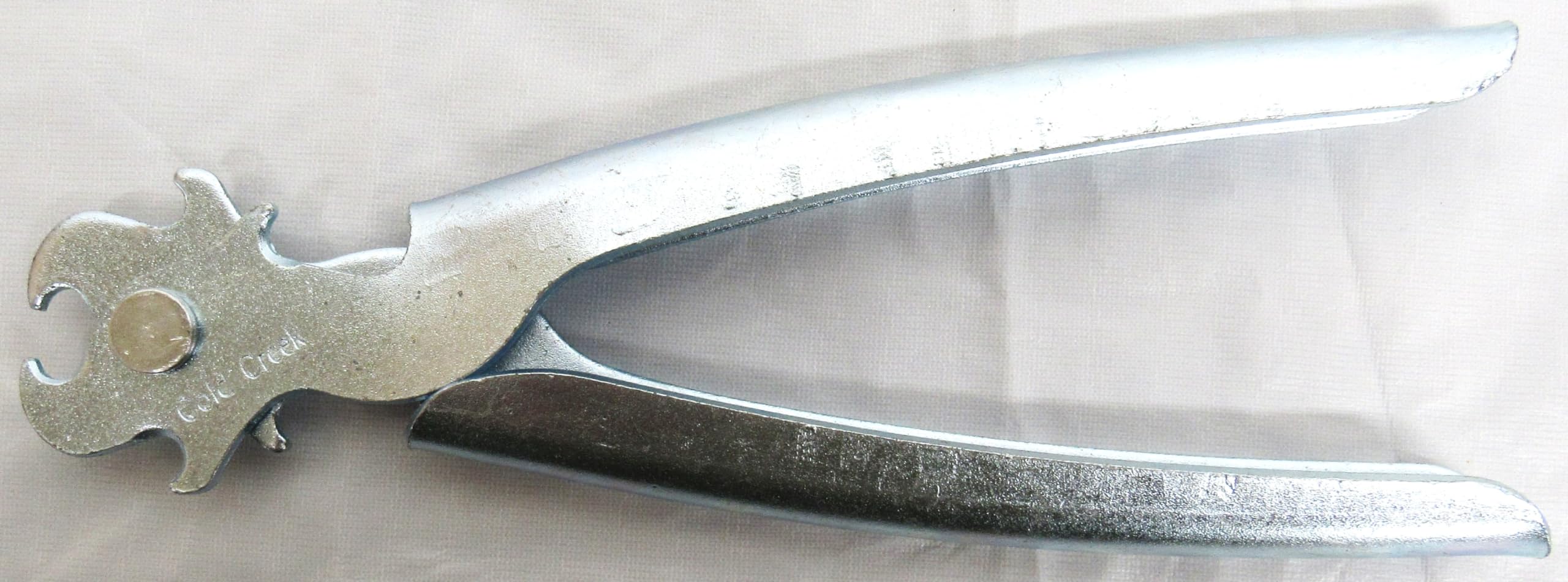Generic Cold Creek S-Hook Tool handle provides steady grip for precise work.