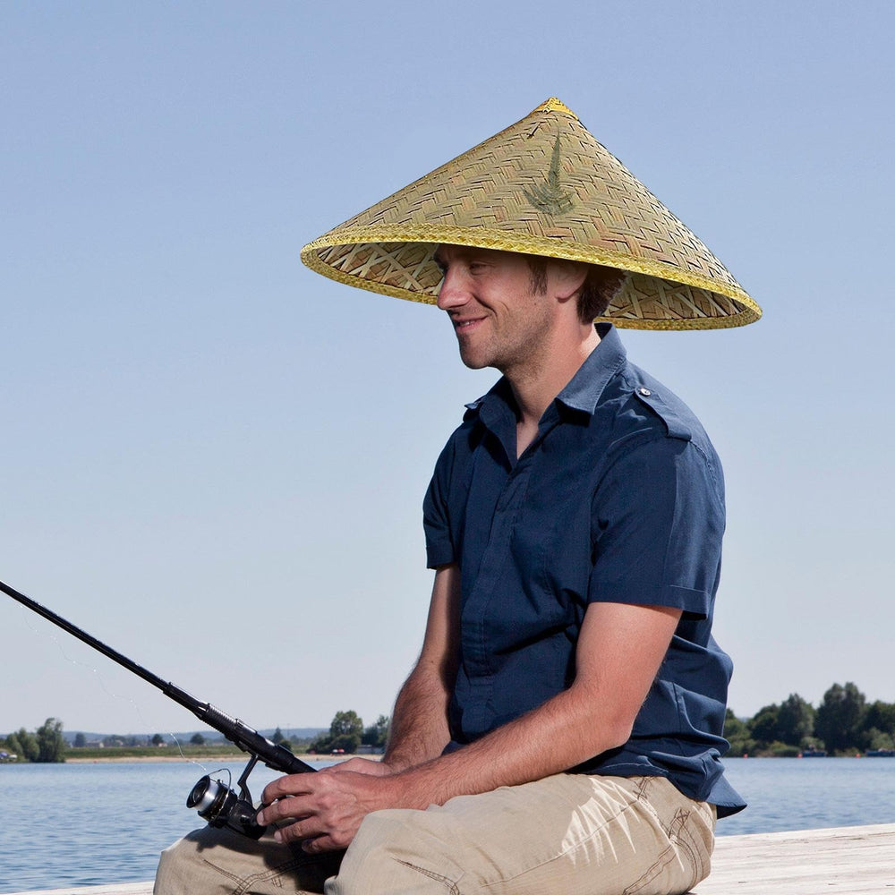 Generic gift-ready straw hat emphasizing comfort and adaptability for recipients.