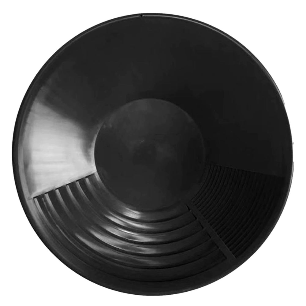 Generic Gold Pan 15-inch round view highlighting spacious surface for efficient processing.