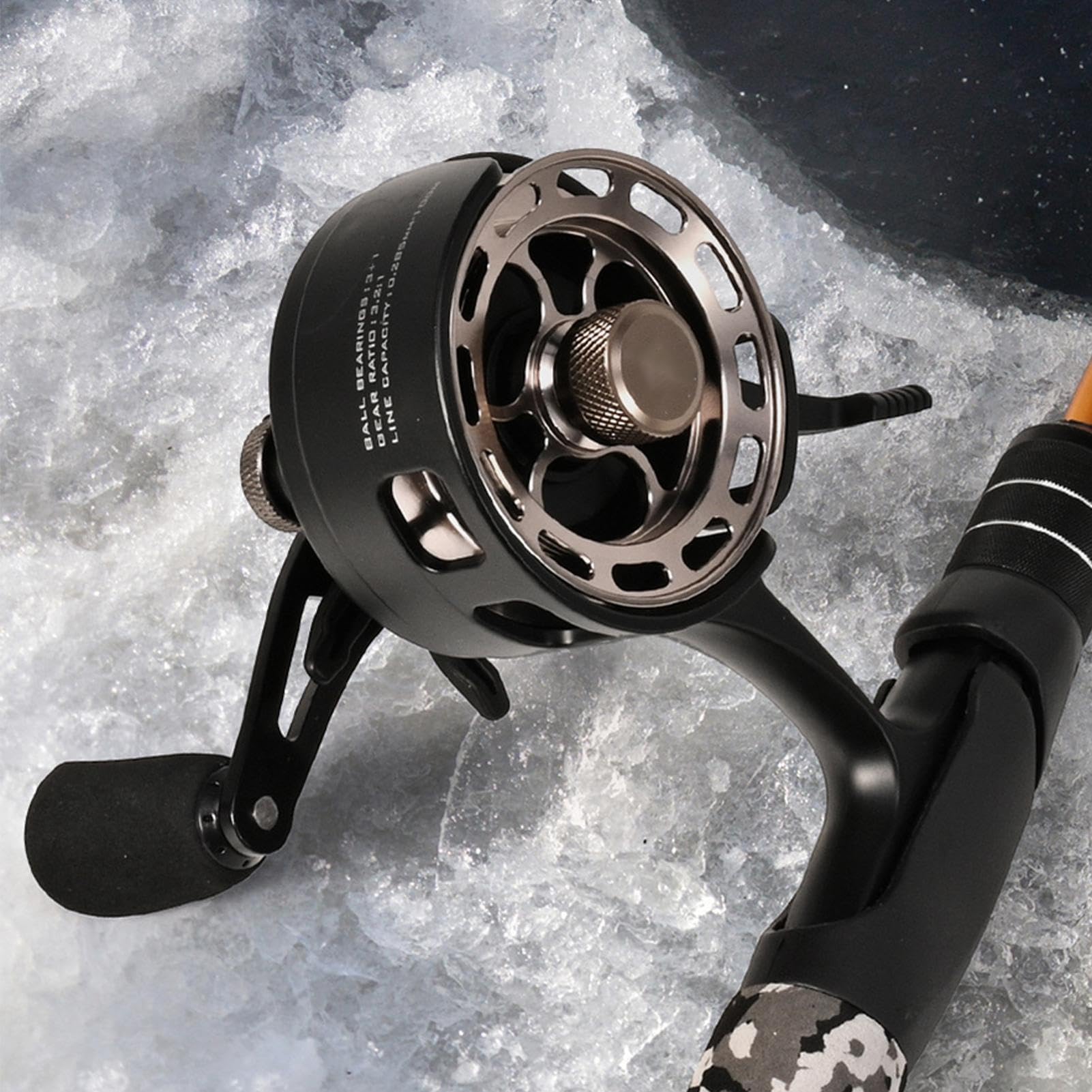 Close-up of the metal spool shows 3.2:1 gear ratio for fast retrieval.