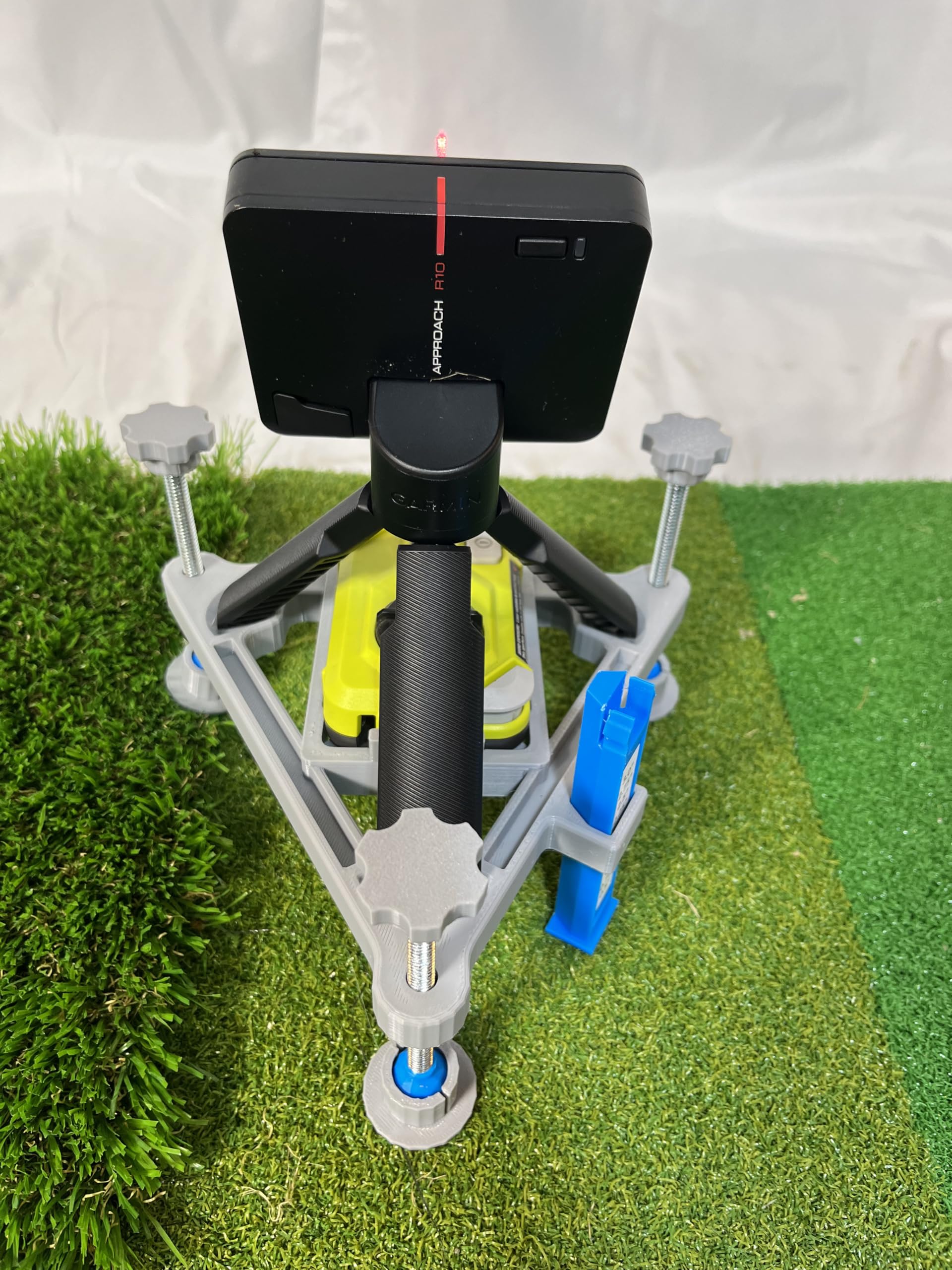 Generic Leveling Stand bullseye level close-up for precise leveling.